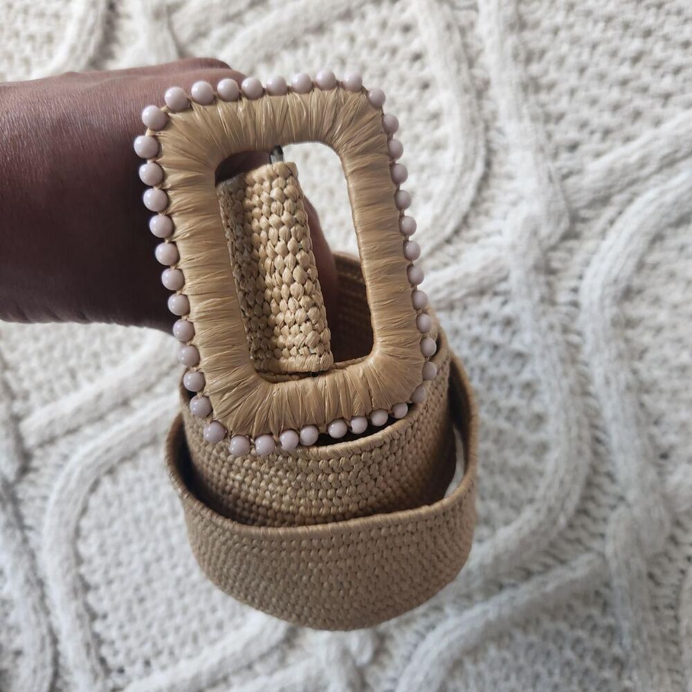 Vintage Handwoven Textured Natural color belt with beaded rattan buckle - Picture 2 of 3
